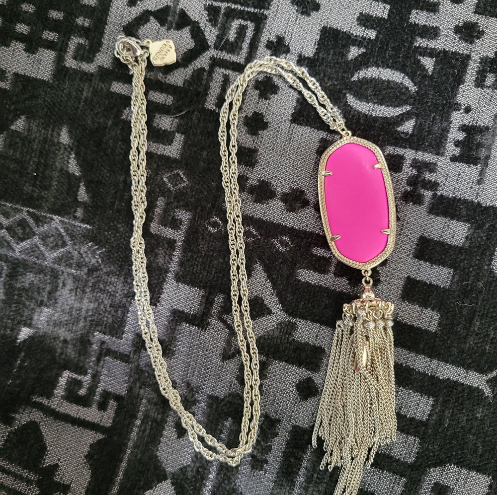 Pink long pendant necklace